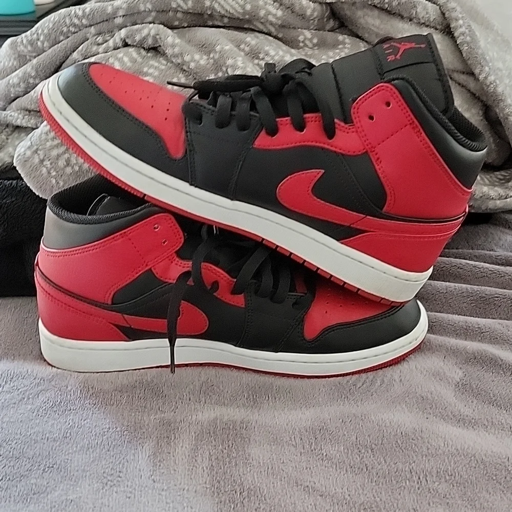 Jordan 1 mid banned - Picture 3 of 6
